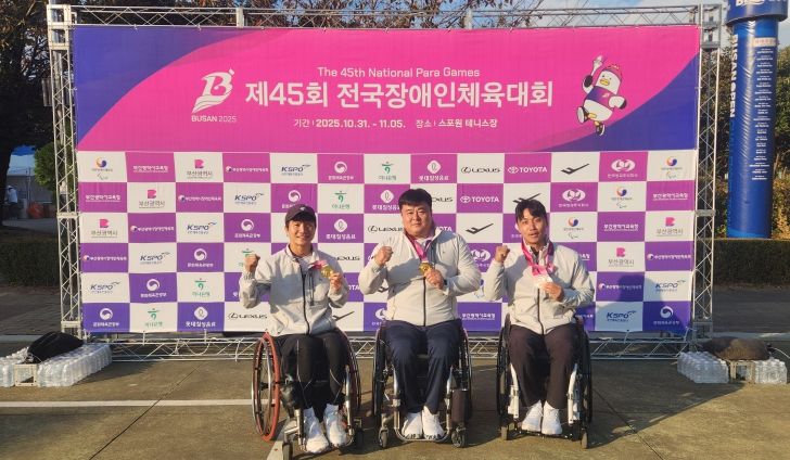 달성군 휠체어테니스단 전국장애인체전 7연패 사진(좌측부터 한성봉, 오상호, 조수환 선수)